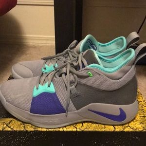 Paul George basketball shoes